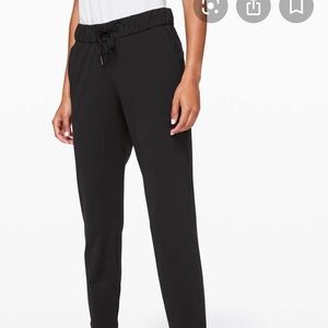 COPY - Lululemon On The Fly 7/8 black pants